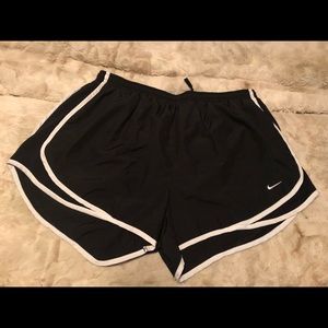 NIKE Dri-Fit Shorts (Black)